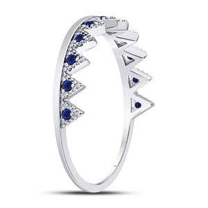 10kt White Gold Womens Round Blue Sapphire Chevron Stackable Band Ring 1/10 Cttw